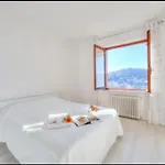 With View Maggiore/laveno Mombello Apartment