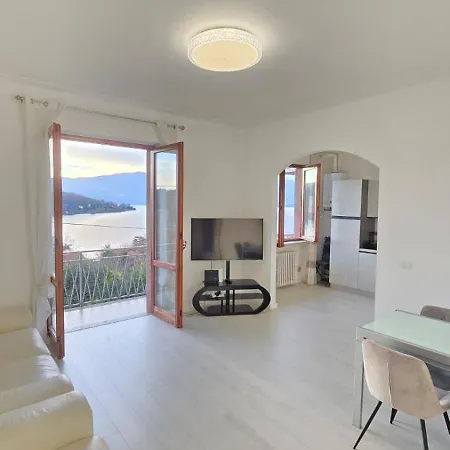 Apartment With View Maggiore/laveno Mombello