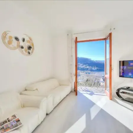 With View Maggiore/laveno Mombello